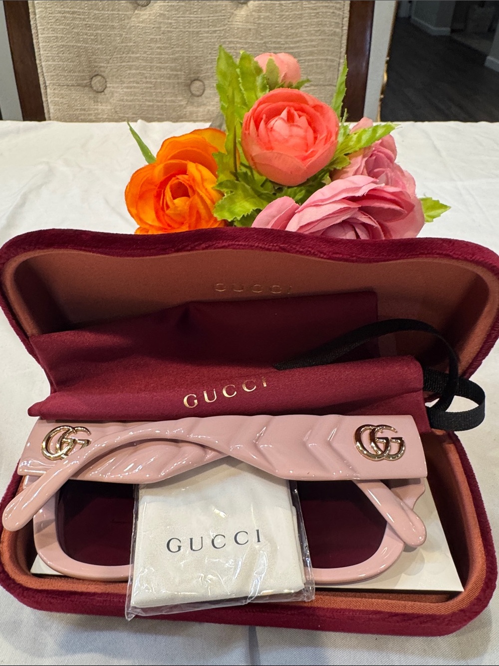 Authentic Gucci Light Pink GG Logo Chunky Frame Sunglasses - Picture 13 of 13